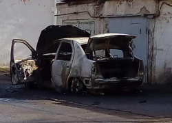 Сгорела дотла: в Волжском вспыхнула машина