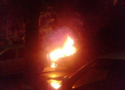 В Волжском поздно вечером горел автомобиль