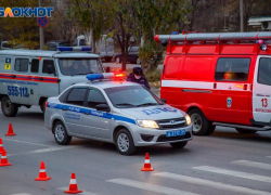 Огромная пробка образовалась из-за аварии с КАМАЗом, зерновозом и «Мерседес» в Волжском