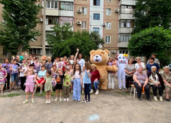 Шашлыки, «плов дружбы» и японский гольф во дворах: Волжский шумно и вкусно отметит «День соседей»