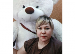 Дауталиеву Надежду поздравляют с днем рождения муж и сын