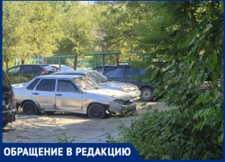 Ремонт машины во дворе - нарушение закона или издержки соседства? В Волжском жалуются на «выездной автосервис» у подъезда