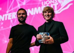 Волжане впервые покорили Канны с роликом на песню группы "OK Go"