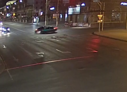 В центре Волгограда жуткое ДТП попало на видео