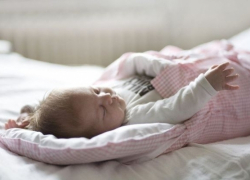 Под Волгоградом юная селянка родила мальчика в уличном туалете