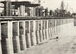 70 лет назад в Волжском соревновались за право укладки первого куба бетона в здание ГЭС