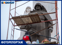 В Волжском восстанавливают монумент павшим солдатам: фоторепортаж