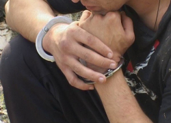 Дорогой смартфон отобрал у взрослого мужчины 17-летний волжанин