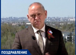 Мэр города Игорь Воронин поздравляет волжан с Днем Великой победы