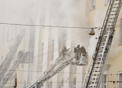 В Волжском случился пожар в многоквартирном доме на улице Карбышева