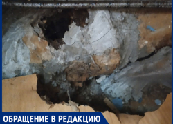 «В нашем аварийном доме обитают бомжи, дом рушится, гниет», - волжанка