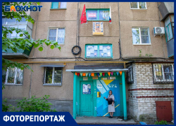 Единственный такой дом в Волжском: как жители обычной «хрущевки» создали свой музей Победы прямо в подъезде