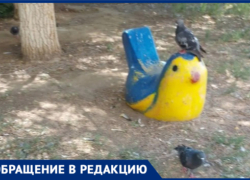 Детская площадка на ул. Александрова, 9 в Волжском превратилась в свалку: жители бьют тревогу