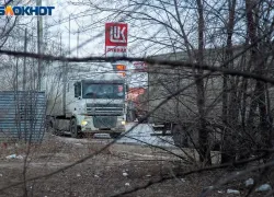 В Волжском водитель иномарки едва не погиб, врезавшись в «Камаз»