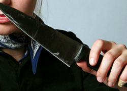 В Волжском внучка-рецидивистка зарезала собственного деда