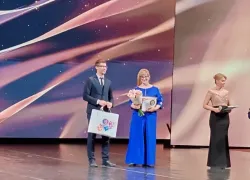 Учитель из Волжского стала победительницей областного конкурса «Женщина 2025 года»