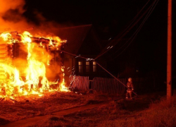 При пожаре под Волгоградом в огне погибли 6-летние сестры
