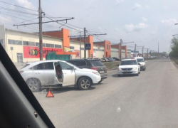 На волжской дороге не разъехались две иномарки