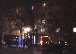 Очевидцы сняли на телефон пожар, в котором погиб 17-летний волжанин