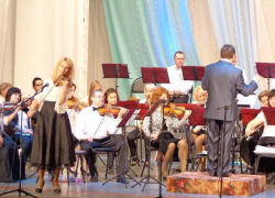 Особую программу на закрытие сезона подготовили сотрудники центра "Октябрь" в Волжском 