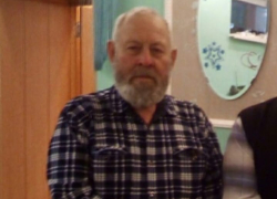 «Ушел в нижнем белье и с черной собакой»: в Волжском разыскивают 75-летнего пенсионера