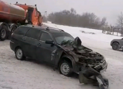 В Волжском водитель напился на месте аварии сразу после столкновения