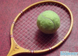 Волжский теннисист сразился с Роджером Федерером