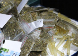 Школьник из Волжского приторговывал наркотиками