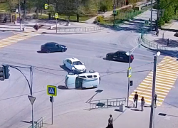 Опасный маневр привел к ДТП в Волжском