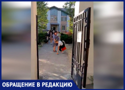 Волжане возмущены огромными очередями в детских поликлиниках