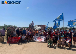 Мешки мусора убрали с пляжа: волжане приняли участие в экологической акции