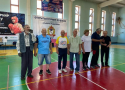 Волжские пенсионеры покидают свои квартиры, чтобы позаниматься спортом на физкультурных фестивалях