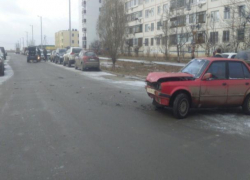 Волжанин снял на телефон ДТП с участием BMW и Lada