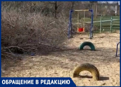 «Ребенок выколет глаз»: на детской площадке в Волжском свалили чужой мусор