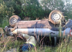 В страшном ДТП скончался пассажир опрокинувшейся "Нивы"