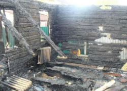 Под Волгоградом под завалами сгоревшего дома погибли двое мужчин