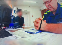 Под Волжским попытка откупиться от инспектора ДПС обернулась арестом за мат и статьей УК