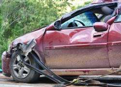 Автоледи не уступила дорогу и влетела в иномарку на перекрестке в Волжском