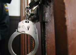 На юге Волгограда пенсионер избил ногами плохо паркующуюся соседку