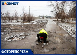 Сделал дыры в тротуаре и испохабил парковку: в Волжском собственник испортил знаменитую велодорожку мэра