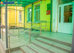 В Волжском девушка-инвалид лишена возможности выйти из дома