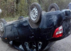 Волжанин на "Ладе Гранта" перевернулся в поселке Краснооктябрьский