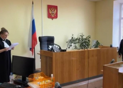В Волжском вынесли приговор сиделке, обокравшей пенсионера на несколько миллионов рублей