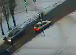 В Волжском иномарка сбила женщину прямо за «зеброй»