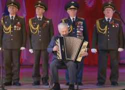 Настоящих мужиков поздравили творческие коллективы Волжского