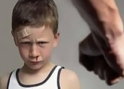 Во Фролово мать избивала малолетних дочь и сына-инвалида