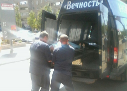 На рынке в Волжском скончался 56-летний мужчина