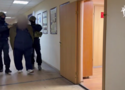 Под стражу до февраля: блогера Ульянова арестовали по подозрению в вымогательстве
