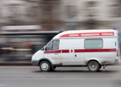 Под Волгоградом на руках врачей после ДТП скончалась 39-летняя женщина