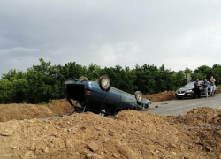 Двенадцатилетний мальчик погиб в перевернувшемся автомобиле: водитель бы пьян